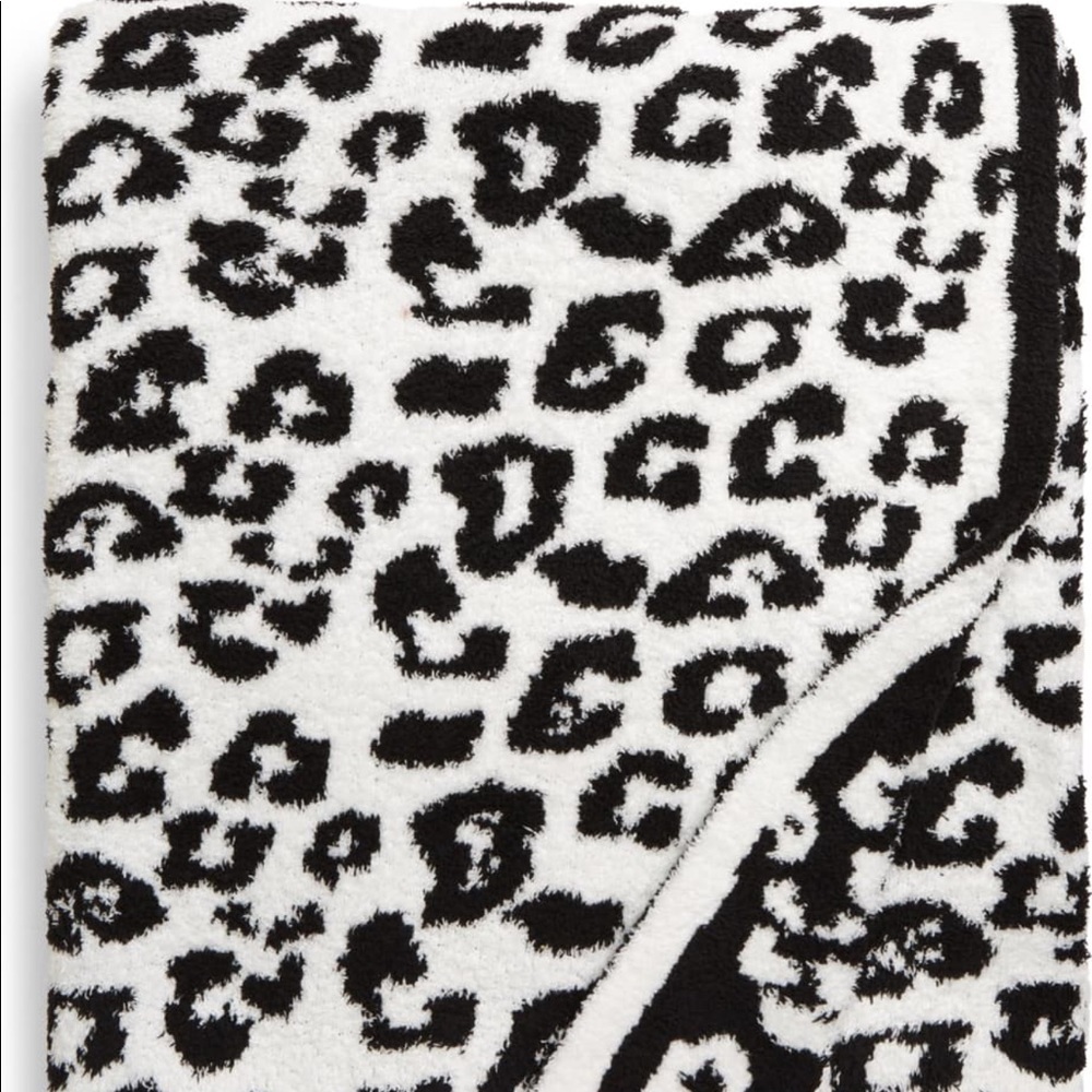 Barefoot dreams NWT black and white